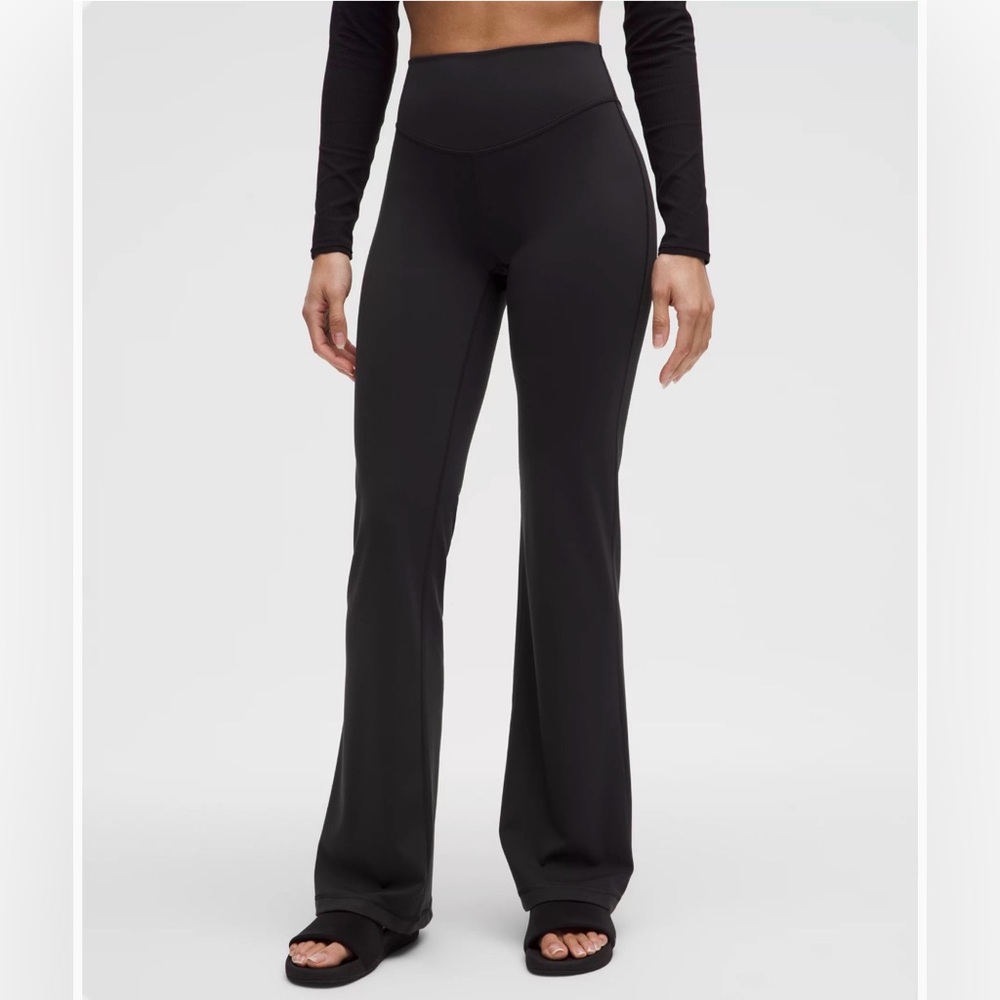 NWT Wunder Under SmoothCover Bootcut Pant *R